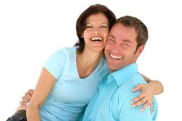 happy-couple buying moving boxes and moving supplies from Moving Box Delivery